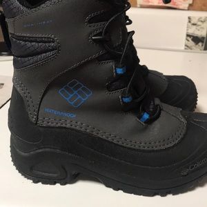 Kids waterproof rain/snow boots.